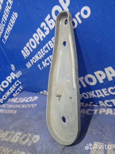 Крепление балки подвески Bmw E60 седан 2005