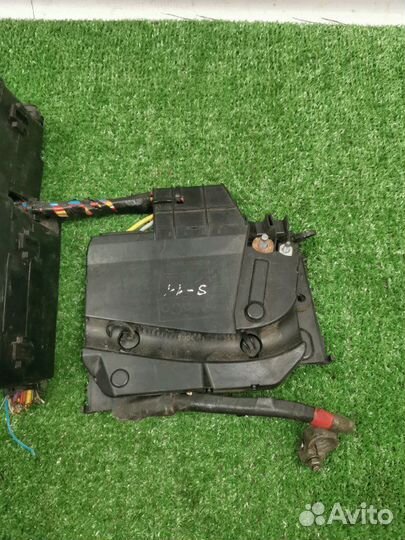 Блок предохранителей моторный Ford Focus 3 хетчбэк