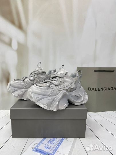 Женские кроссовки balenciaga