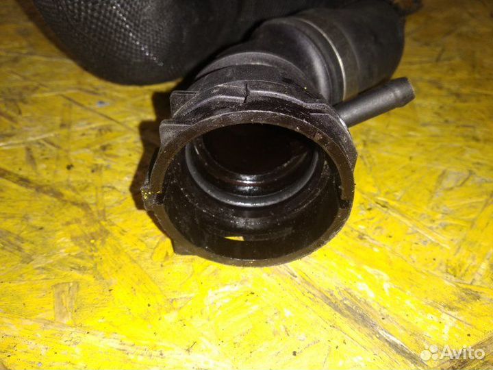 Патрубок системы охлаждения Audi A6 C6 caha 2010