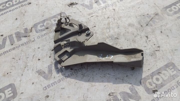 Кронштейн задней двери Chery M11