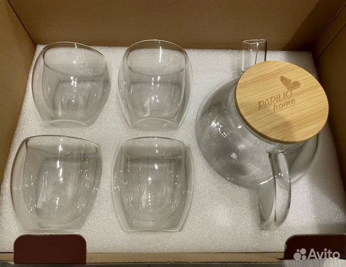 Набор Чайник и 4 стакана новые