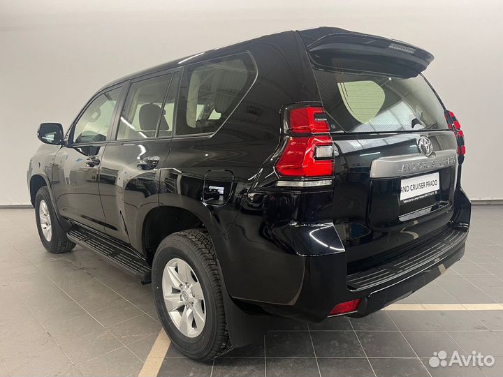 Toyota Land Cruiser Prado 2.7 AT, 2022