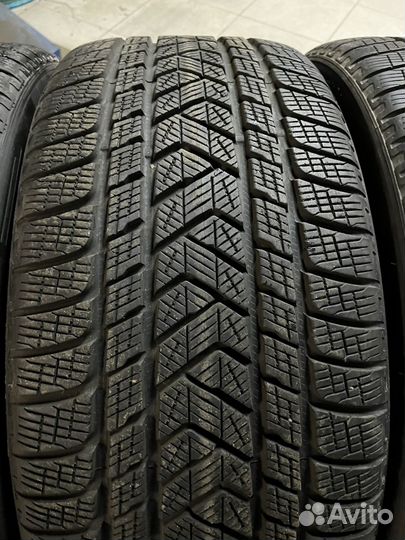 Pirelli Scorpion Winter 285/40 R22 и 325/35 R22