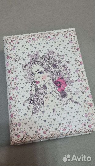 Шкатулка под украшения