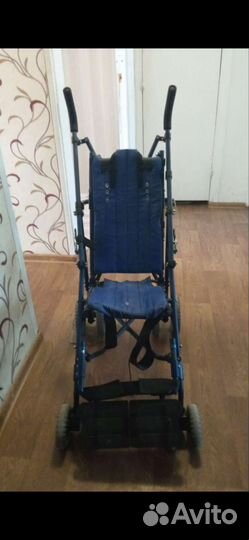 Прогулочная коляска трость