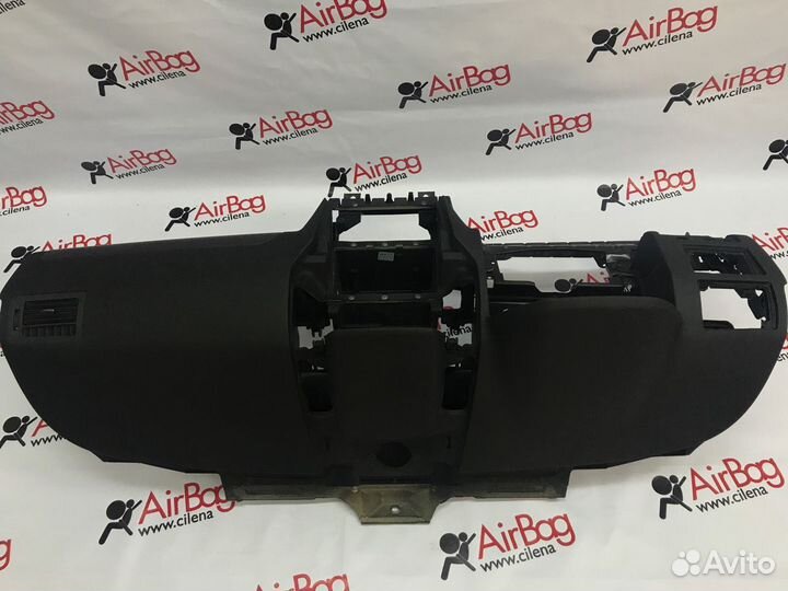 Торпедо панель приборов Opel Zafira