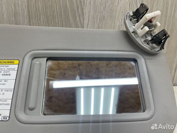 Козырек солнцезащитный правый Toyota Corolla E150