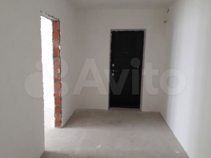 2-к. квартира, 82 м², 1/3 эт.