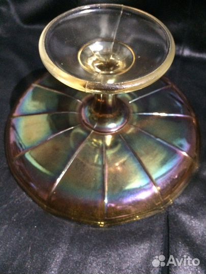 Ваза на ножке радужное стекло,ссср