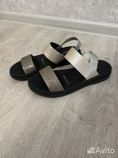 Сандалии женские