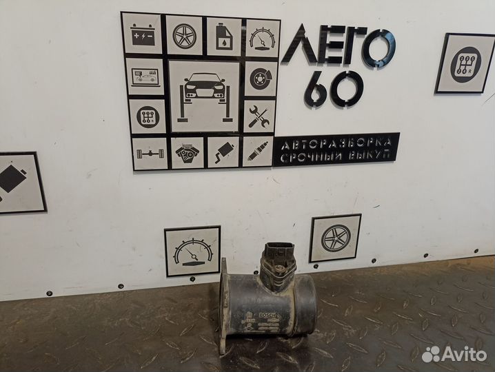 Расходомер воздуха (массметр) Nissan Primera P12