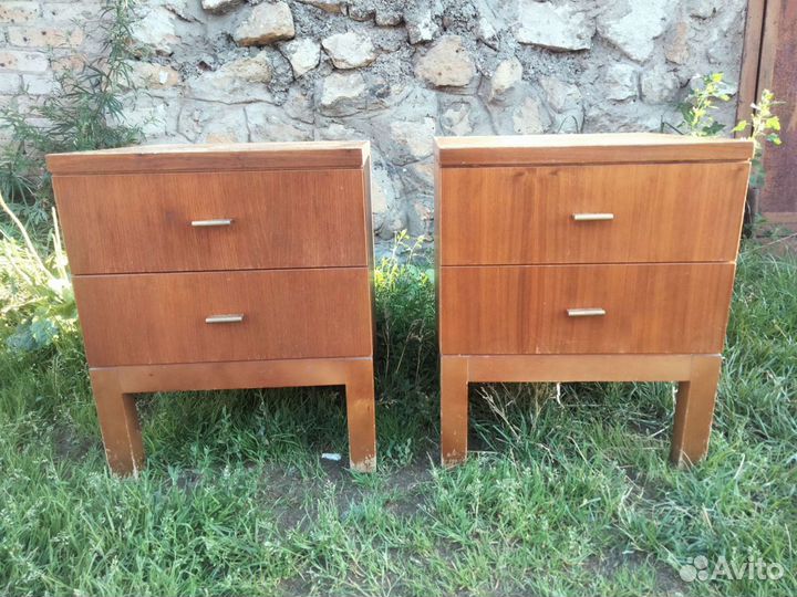 Прикроватные тумбы