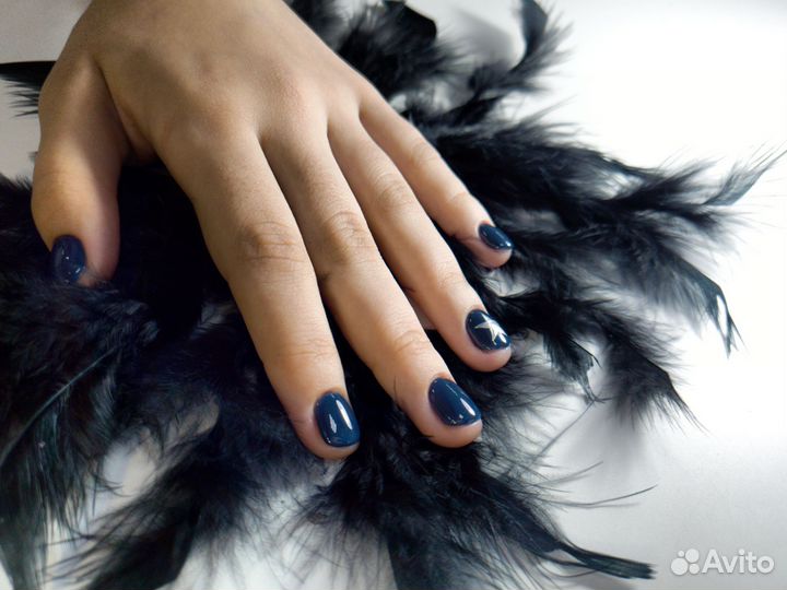 Модель на маникюр
