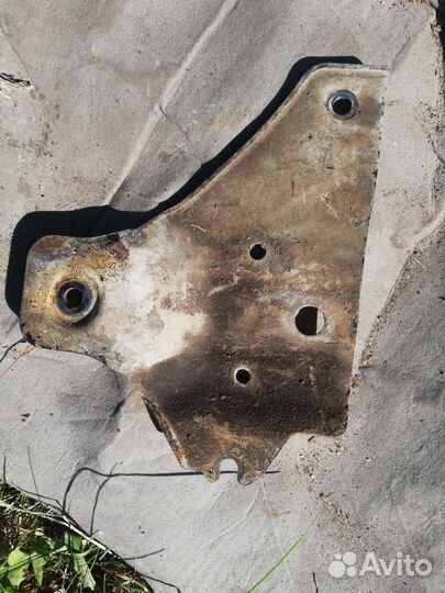 Крышка подрамника Шевроле Авео Т255