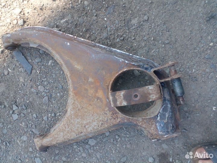 Рычаг на прицеп кмз правую сторону