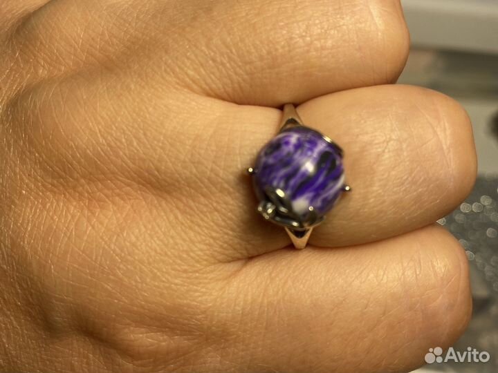 Серебряное кольцо с чароитом