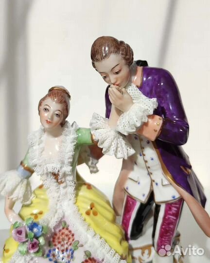 Статуэтка Кружевница кавалер Volkstedt Фолькштедт