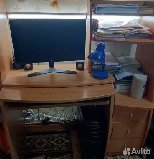 Компьютерный стол