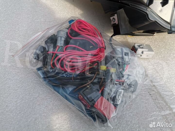 Фары Toyota Tundra с 2013 г LED в Наличии