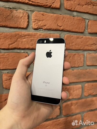iPhone SE 32GB