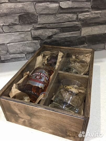 Подарочный ящик с крышкой из оргстекла