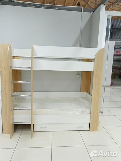Детская двухъярусная кроватка