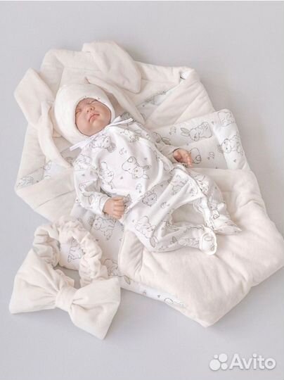 Выписной уголок для новорожденного