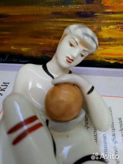 Фарфоровые статуэтки