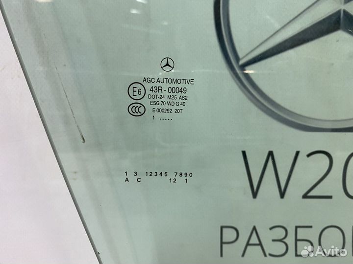 Стекло передней правой двери Mercedes W204
