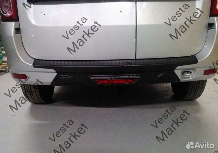 Накладка с противотуманным фонарем на Ларгус