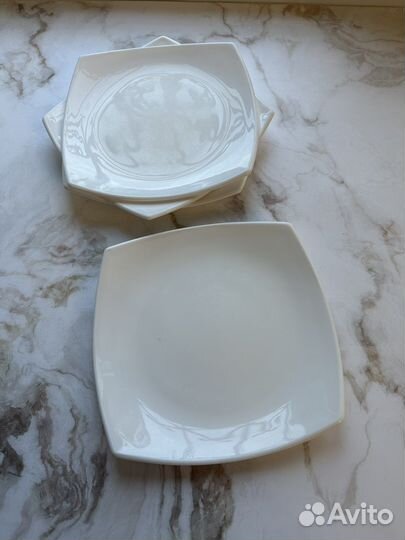 Тарелки квадратные 4 штуки