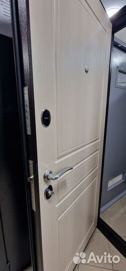 Дверь входная металлическая Марс дуб беленый