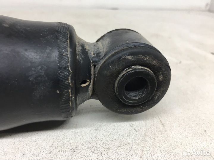 Амортизатор задний Volkswagen Amarok 2.0 TDI 2015