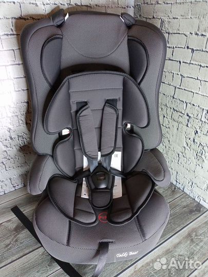 Детское автокресло новое от 9 мес до 12 лет