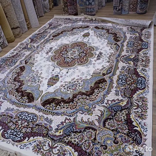 Ковер новый классический