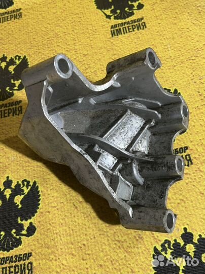 Кронштейн двигателя левый Quoris 3.8 2015