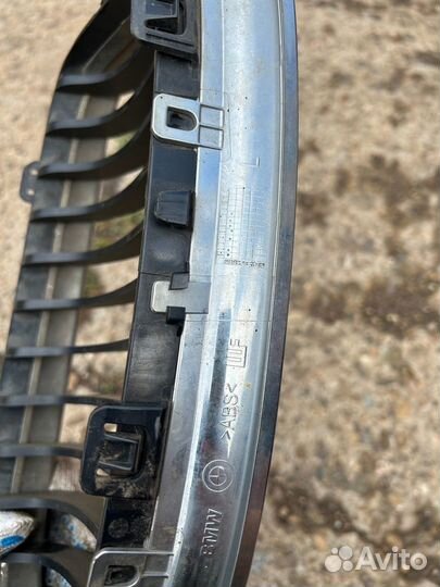 Решетка радиатора BMW e90