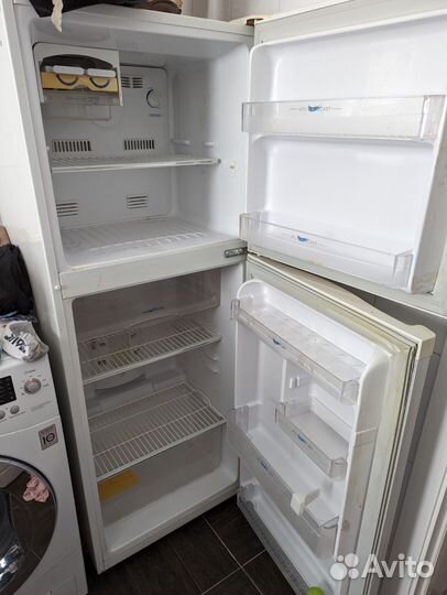 Холодильник Samsung