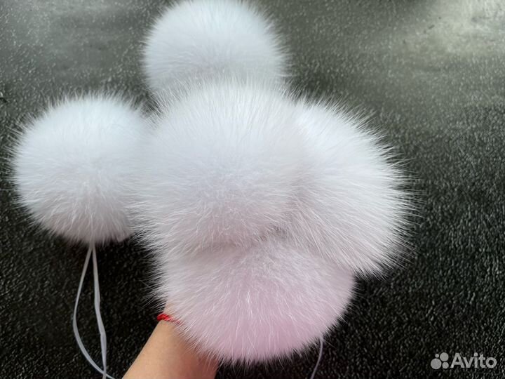Новые помпоны белый песец