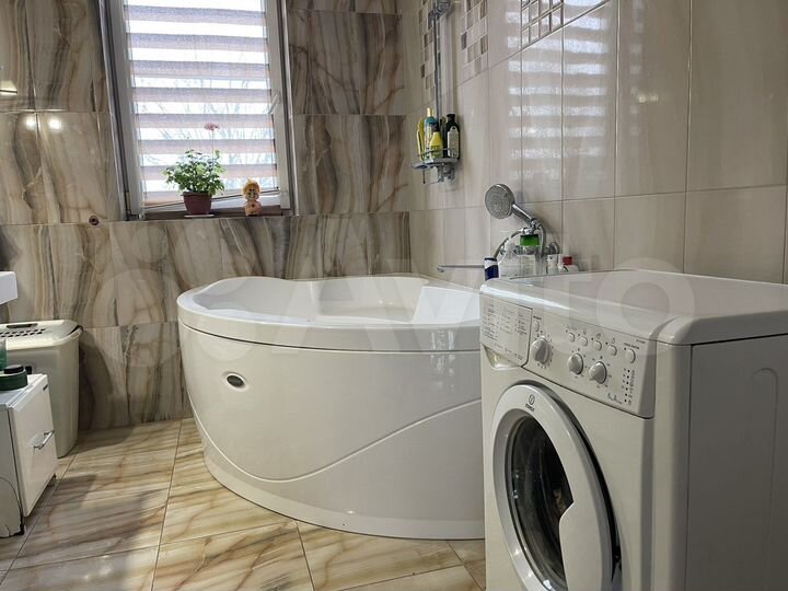 Дом 220 м² на участке 13,5 сот.