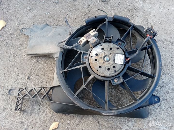 Вентилятор радиатора на Фольксваген Поинтер 2004г