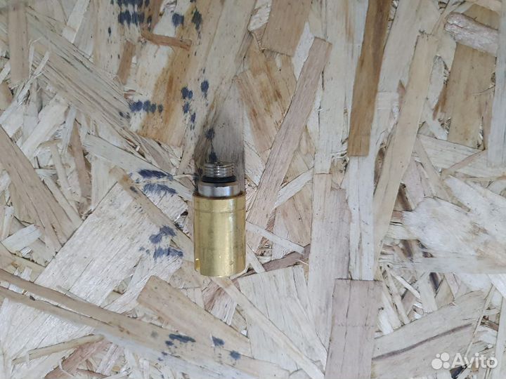 Клапан остаточного давления Volkswagen Touareg