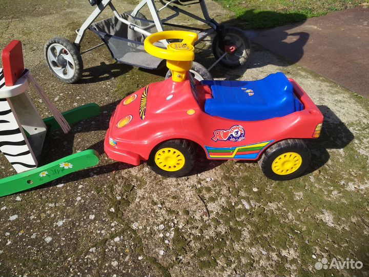 Прогулочная коляска,машинка и конь-качалка