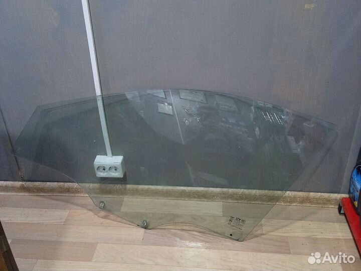 Стекло двери переднее левое Chevrolet Lacetti