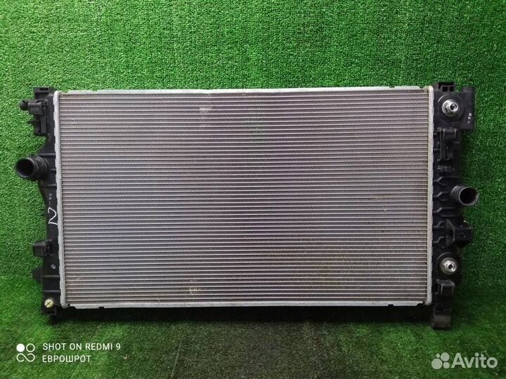 Радиатор охлаждения Opel Astra J (2010-2016)