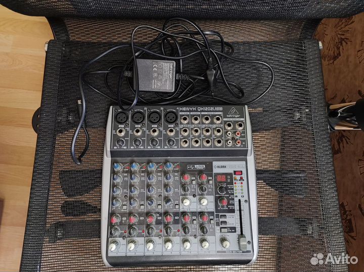 Микшерный пульт Behringer qx1202