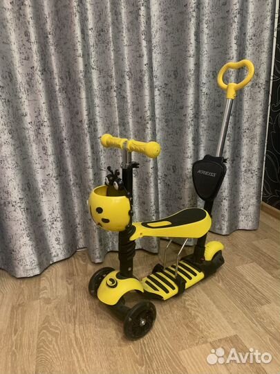 Самокат трехколесный
