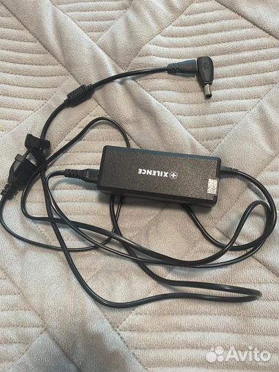 Universal AC Хilence адаптер модель: хм 008