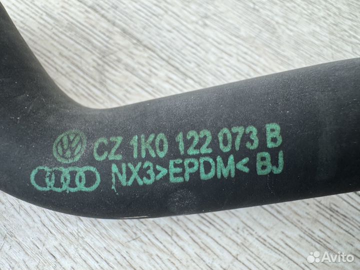 Патрубок системы охлаждения Volkswagen Golf Plus